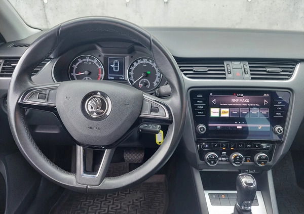 Skoda Octavia cena 69900 przebieg: 127302, rok produkcji 2019 z Wieliczka małe 277